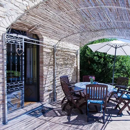 Umbertide, Close To Gubbio And Assisi, With Panoramic Pool Apartamento Ramazzano - Le Pulci